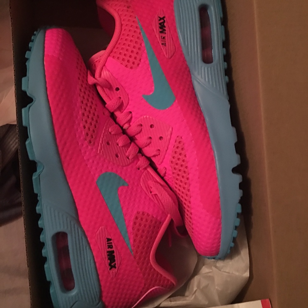 Nike shoes